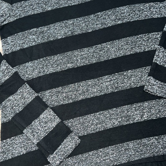 Two by Vince Camuto Black & Silver Top - M - Picture 3 of 6